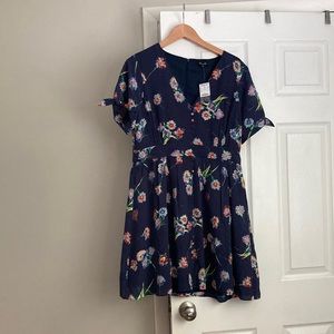 Madewell 12 NWT navy blue and multicolored flowers